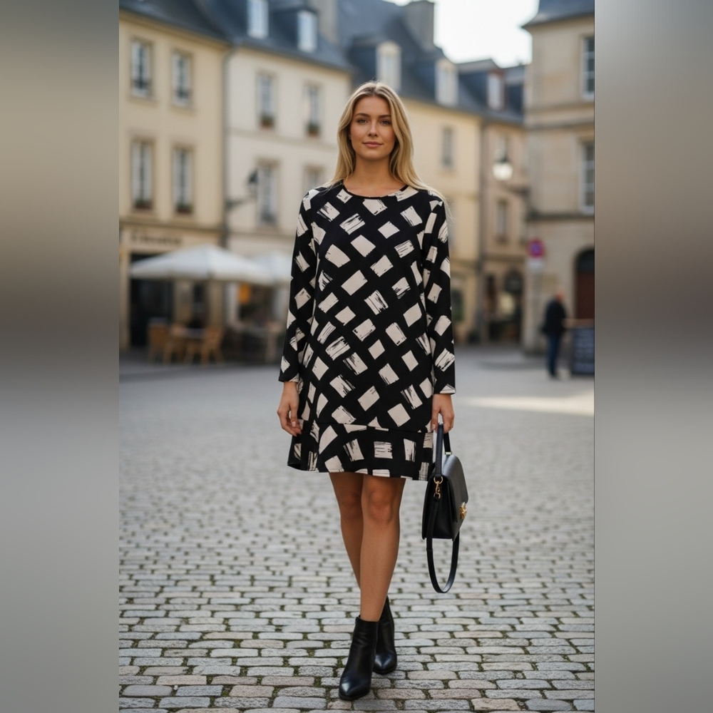 NWT Mud Pie Black & Cream Geometric Long Sleeve Shift Dress